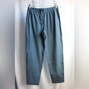 Lululemon, Tapered-Leg Mid-Rise Pant 7/8 Length *Luxtreme, Iron Blue, Size: XS.